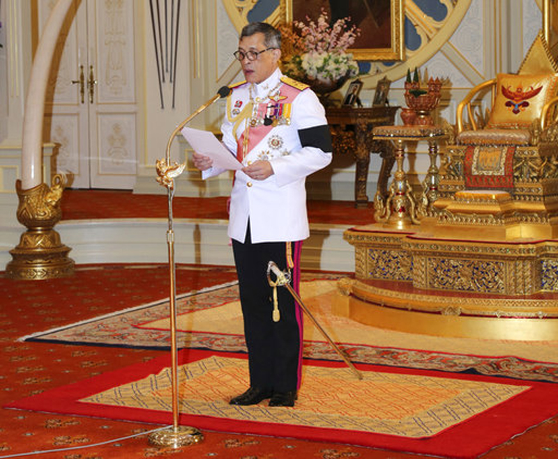 Thai king endorses new constitution, 20th since 1932